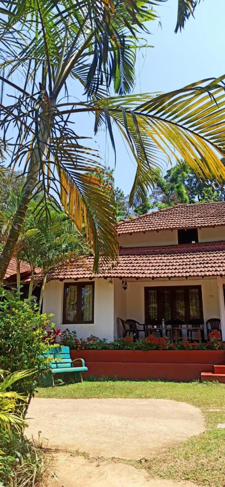 Emerald Castle Villa Madikeri Buitenkant foto